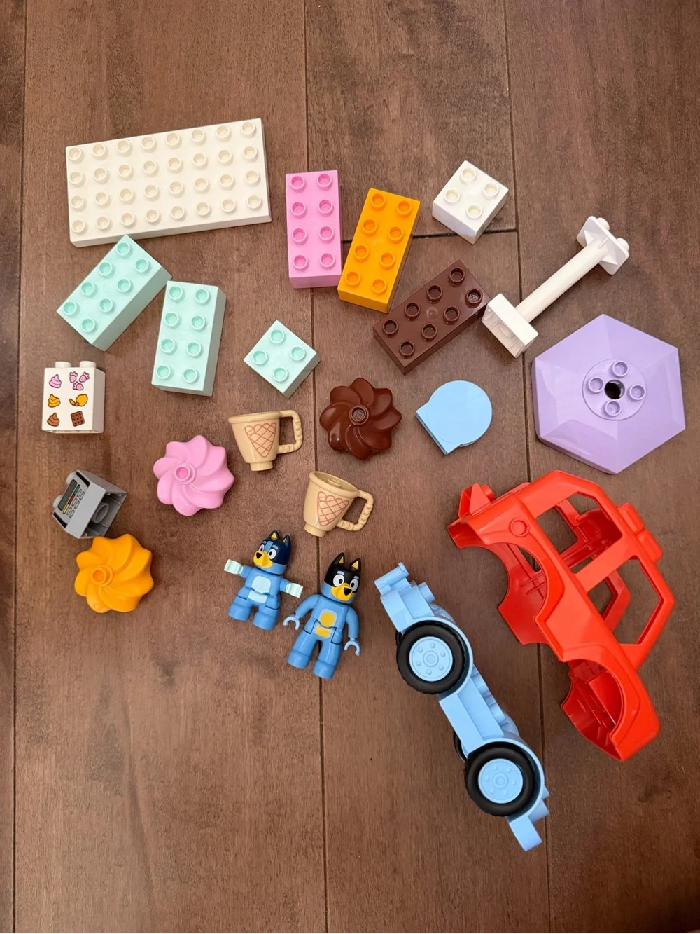 Lego duplo bluey